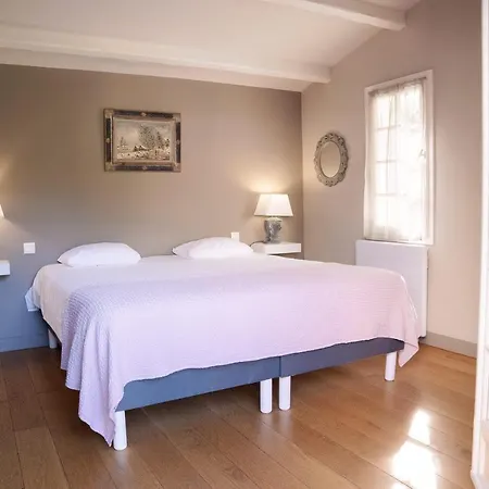 Bella Avec Sa Magnifique Piscine Villa *